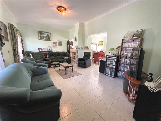 Large 4 + 2 Bedroom Villa Located in Alvor