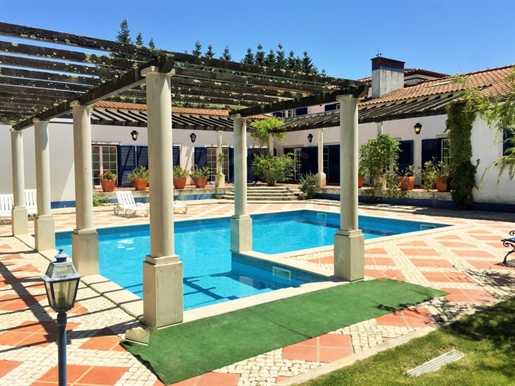 Countryside villa with swimming pool and tennis in Santarém. Ribatejo