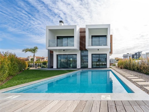 Moradia T4 de Luxo com piscina privada, Vilamoura, Algarve