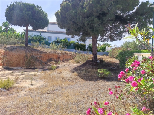 Lote de terreno a 500 metros da praia, Loulé, Algarve
