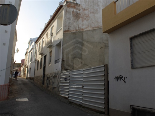 Parcela urbana con un área de construcción de 521m2, en el centro histórico de Lagos, Algarve