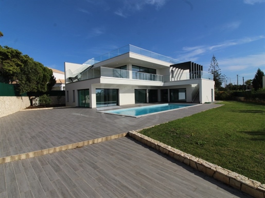 Villa individuelle V4 avec des finitions de luxe, Ferragudo, Algarve