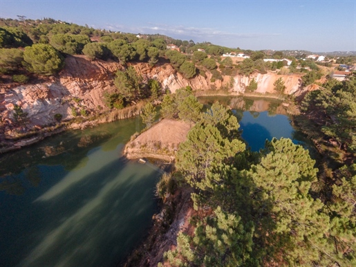 Land for villa T10 ensuite and natural lagoon in Paderne, Algarve