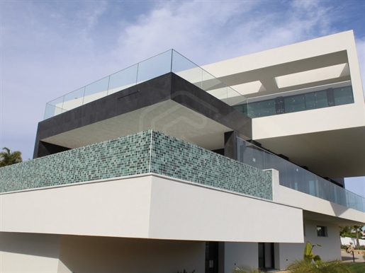Villa independiente de 3 dormitorios con acabados de lujo, Lagos, Algarve