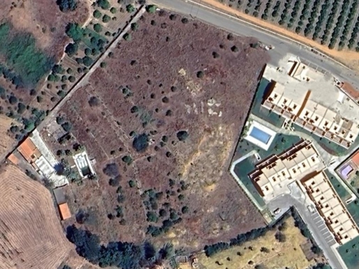 Terrain mixte avec potentiel de construction jusqu'à 2 316 m2, Alcantarilha, Algarve
