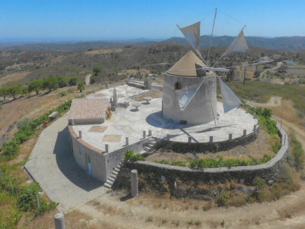 Centenary mill with views over the mountains, Santa Catarina, Algarve