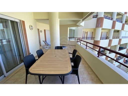 Apartamento de 2 dormitorios en condominio con piscina en Vilamoura, Algarve