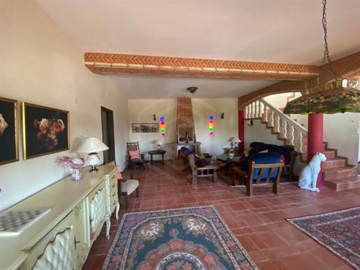 4 bedroom villa with unique architecture, Loulé, Algarve