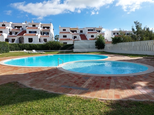Apartamento T1 em condómino com piscina em Alvor, Algarve