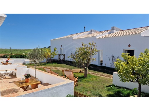 Odnowiona willa z 5 sypialniami i basenem w Vila Nova de Cacela, Algarve