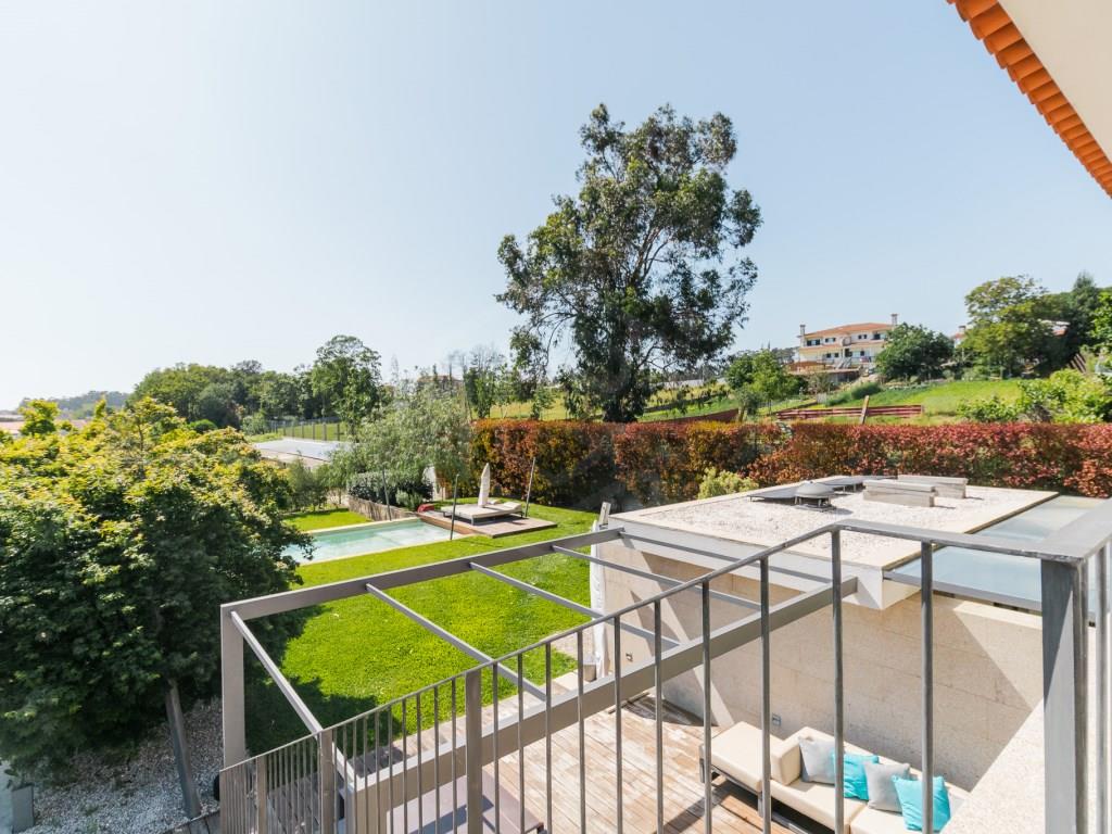 Fantastic 3 bedroom villa + office with swimming pool, sauna and beautiful outdoor spaces in Santa M