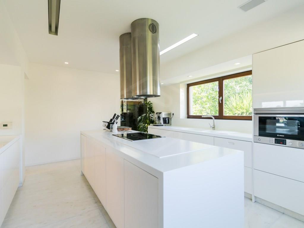 Fantastic 3 bedroom villa + office with swimming pool, sauna and beautiful outdoor spaces in Santa M
