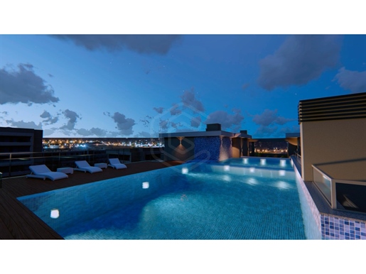 T2 duplex apartment, swimming pool on the roof, Faro, Algarve