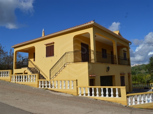 Detached 2-storey V3 villa, Alte, Algarve