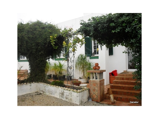 Villa de 4 dormitorios con vistas al mar, Loulé, Algarve