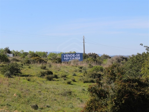 Mixed land with ruin in Alcantarilha, Algarve