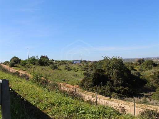 Mixed land with ruin in Alcantarilha, Algarve