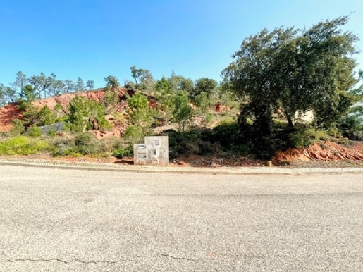 Plot of land intended for the construction of a 3 bedroom house in São Bartolomeu de Messines, Algar