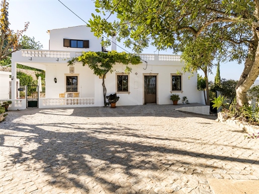 4 Bedroom Villa with Pool and Panoramic View, Loulé, Algarve