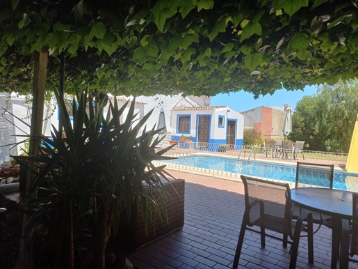 4 bedroom villa, typical Algarve architecture, swimming pool, centre, São Brás de Alportel, Algarve