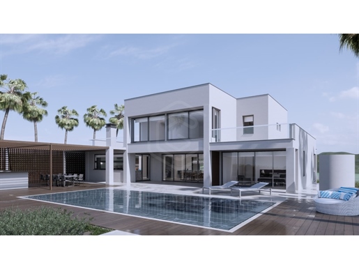 Villa independiente de 4 dormitorios en una zona tranquila donde reina la privacidad, Lagos, Algarve