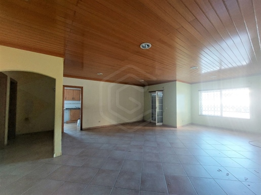 Centrally located 1 bedroom flat, approximately 1 km from the beach in Armação de Pêra, Algarve