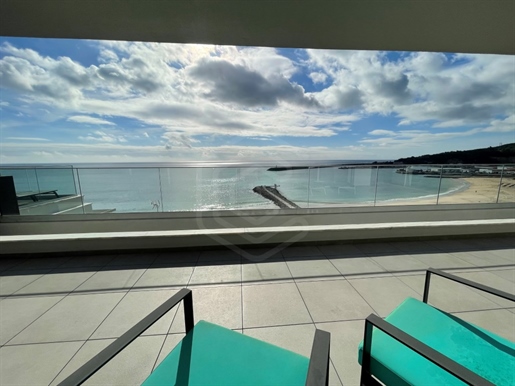 T1 com vista mar, piscina e primeira lina de praia em SEsimbra