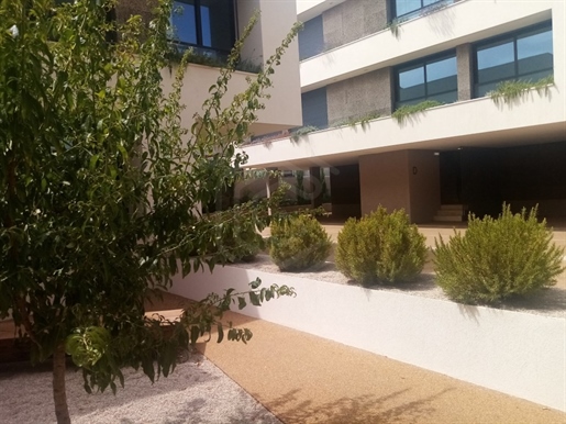 Apartamento T2 Duplex, condomínio privado, centro da cidade, Faro, Algarve