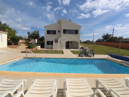 Villa de 2 chambres avec 2 annexes T1 à Lavajo, S. B. Messines, Algarve.
