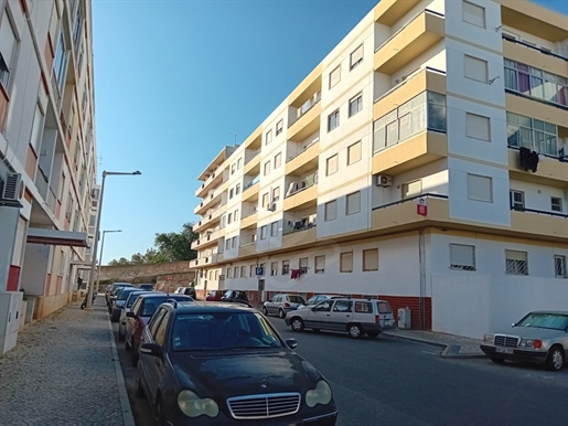 Apartamento T2, boa localização, Faro, Algarve
