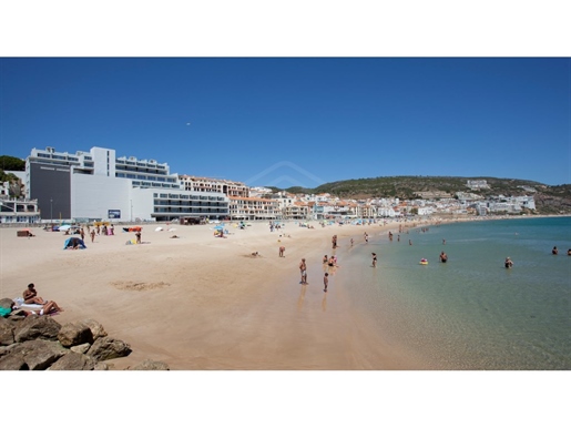 Duplex studio with seaview, pool first line from the beach in Sesimbra