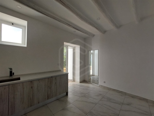 Casa reformada de 4 dormitorios con garaje y jardín en Portimão, Algarve