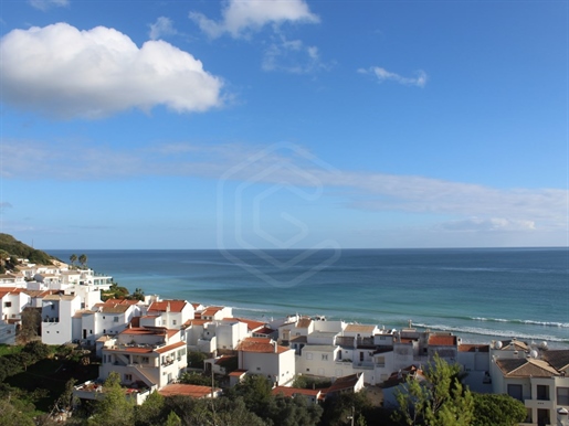Urban land, seafront, with a project for the construction of 23 dwellings, in Praia da Samela, Algar