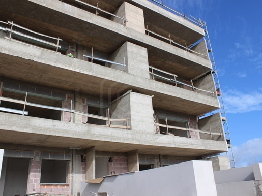 New 2 and 3 bedroom apartments in Gambelas, Algarve