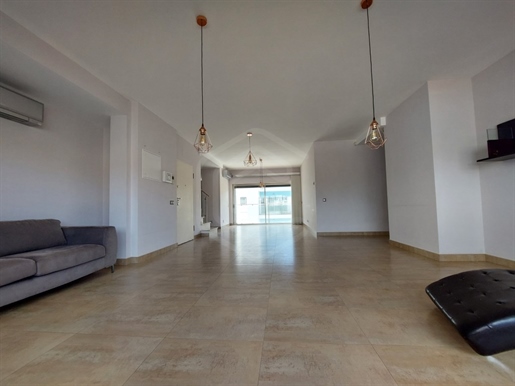 3 bedroom apartment with 2 parking spaces and rooftop terrace in Portimão, Algarve