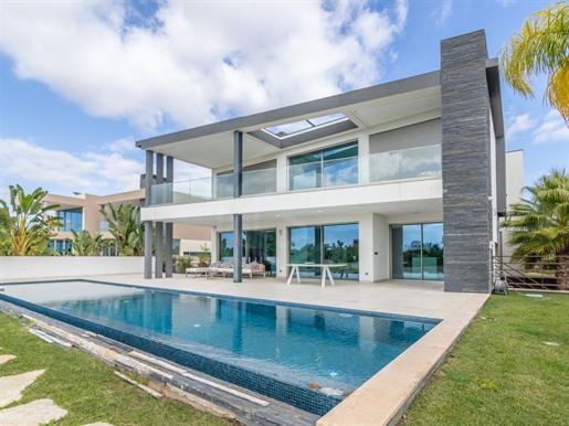 Magnifique villa de luxe de 4 chambres avec piscine et vue sur le parcours de golf de Vilamoura, Alg