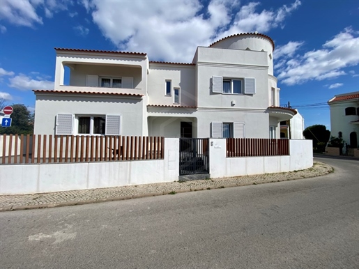 Detached house with two floors, Loulé, Algarve
