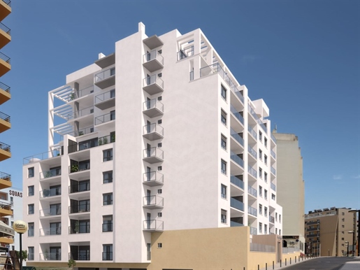 Appartement de 2 chambres, avec parking dans un box, dans une copropriété fermée à Praia da Rocha, P
