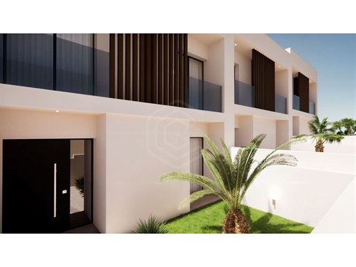 4 bedroom duplex townhouse, private pool, Ferragudo, Algarve