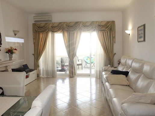 3 bedroom flat, with lift and garage, in Lagos, Algarve