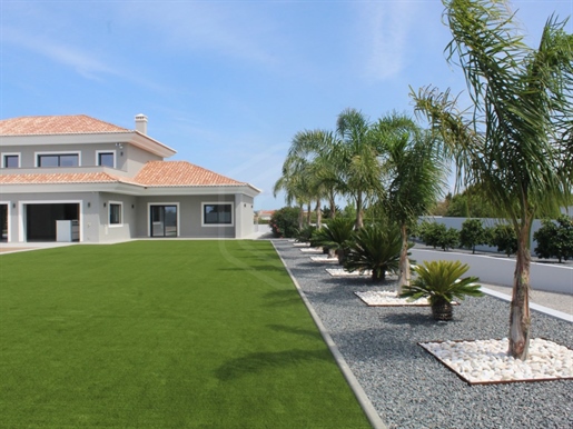 En exclusiva Villa de 5 dormitorios en Lagos con vistas al mar, Algarve