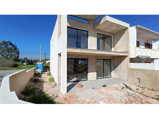 Moderna villa de 3 dormitorios en construcción en Túnez, Silves, Algarve
