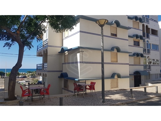 Apartamento de 2 dormitorios con vistas al mar en Monte Gordo, Algarve