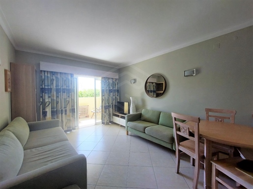 1 bedroom apartment inserted in gated community with pool in Alvor, Portimão