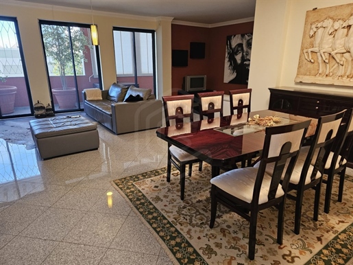 Apartament z 4 sypialniami w spokojnej okolicy miasta Faro w Algarve