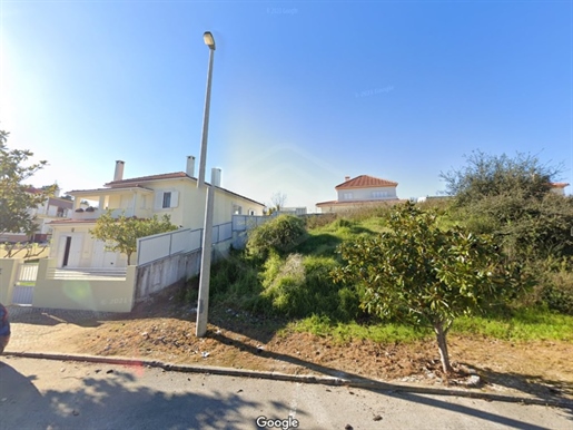 Plot of land for construction of a house in Sesimbra