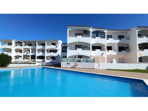 Apartment at 5min. Walking distance to Oura Beach in Albufeira, Algarve