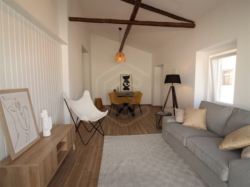Casa térrea T2 totalmente remodelada localizada em Ferragudo, Algarve