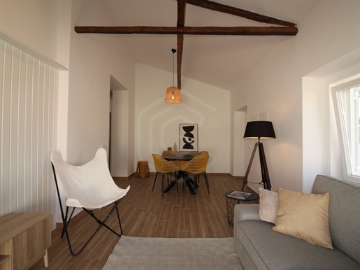 Casa térrea T2 totalmente remodelada localizada em Ferragudo, Algarve