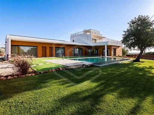 Villa d'architecture contemporaine de 5 chambres à quelques minutes d'Almancil, Algarve